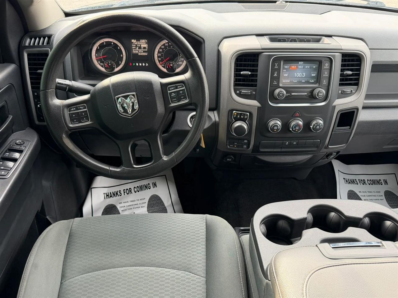 RAM 1500 Tradesman Crew Cab SWB 4WD 2016