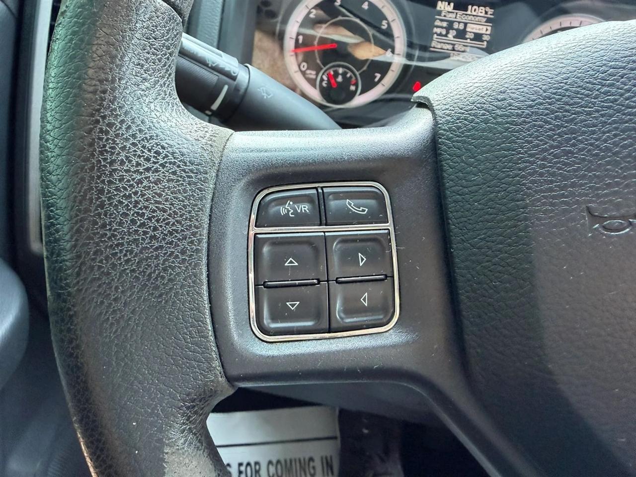RAM 1500 Tradesman Crew Cab SWB 4WD 2016