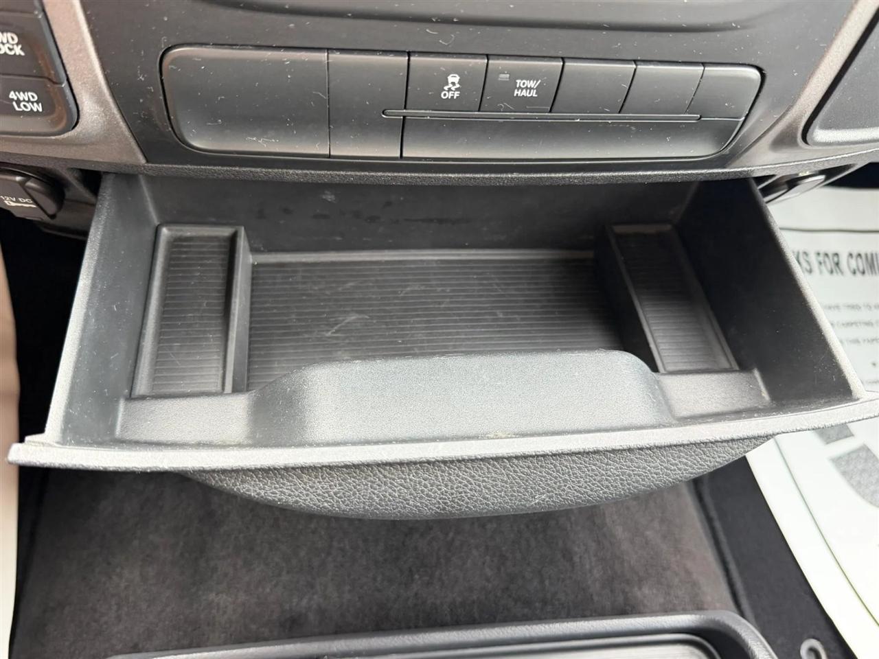 RAM 1500 Tradesman Crew Cab SWB 4WD 2016