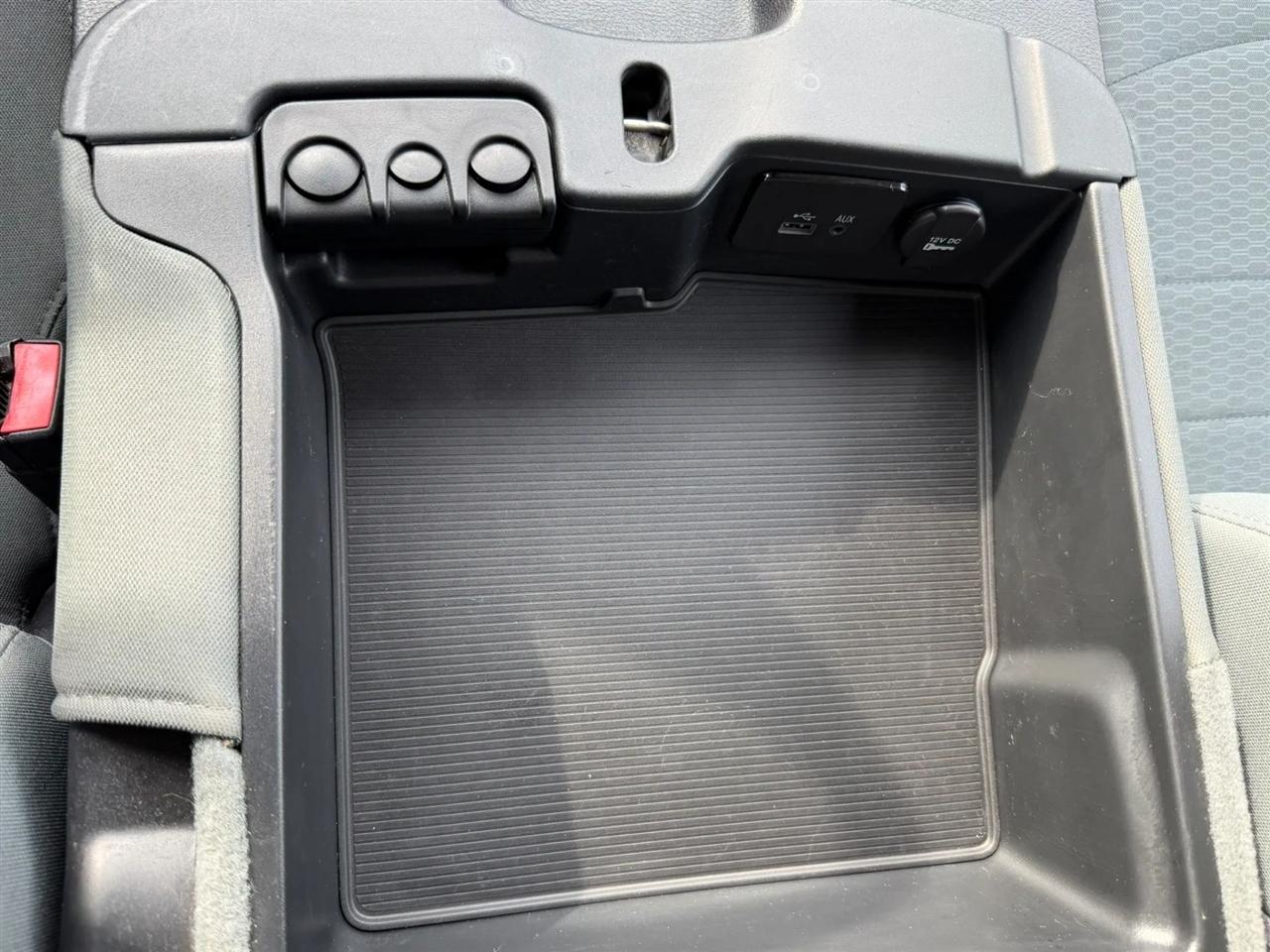 RAM 1500 Tradesman Crew Cab SWB 4WD 2016