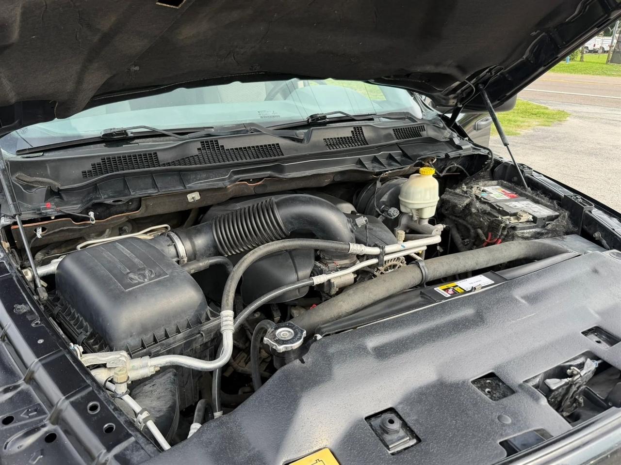RAM 1500 Tradesman Crew Cab SWB 4WD 2016