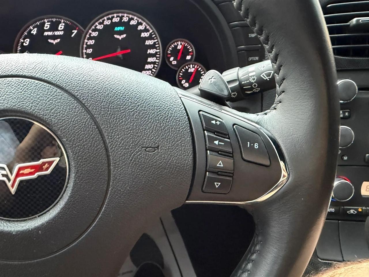 Chevrolet Corvette Standard Coupe 1LT 2012