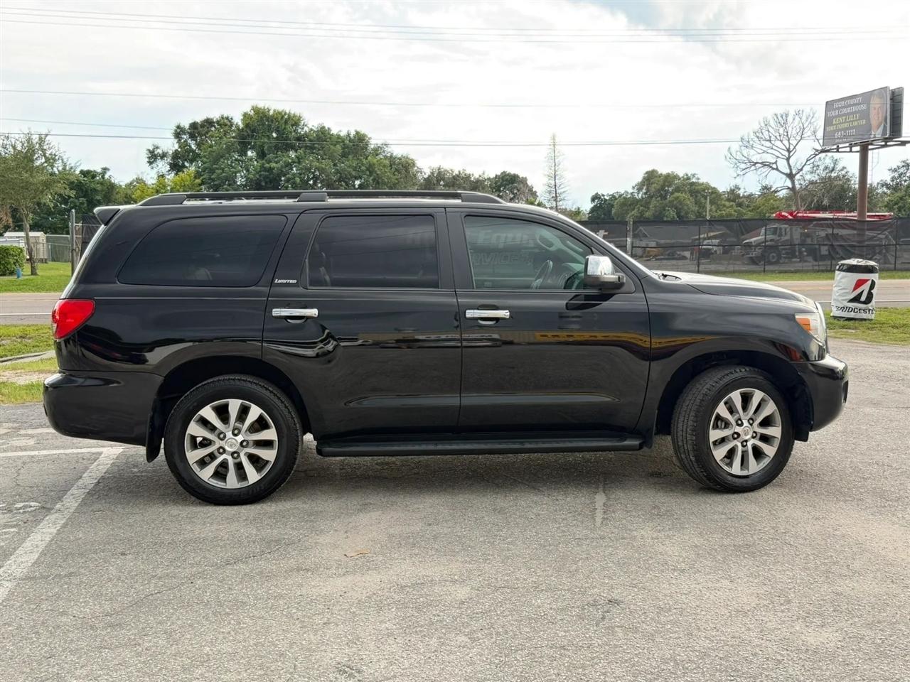 Toyota Sequoia Limited 4WD FFV 2016