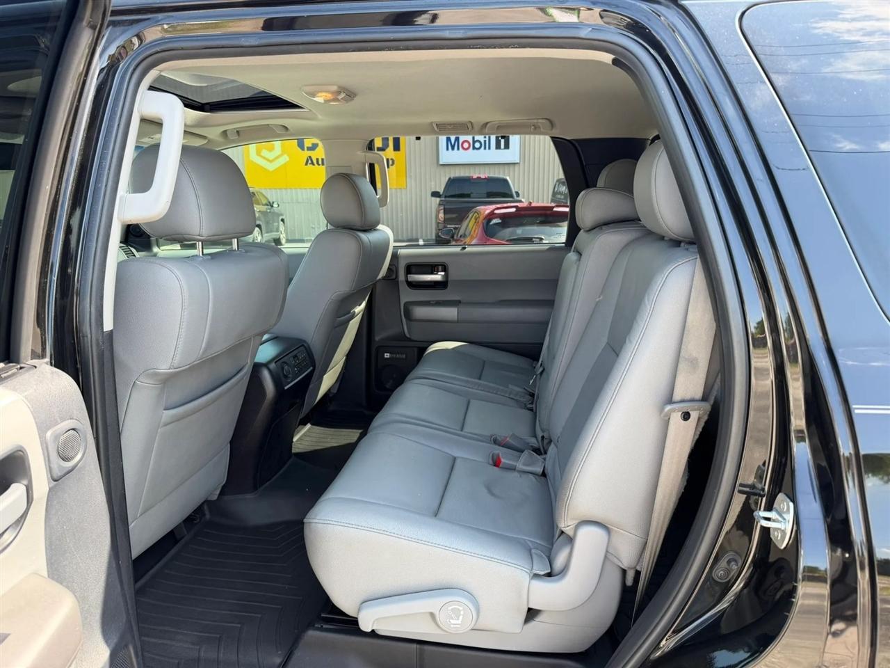 Toyota Sequoia Limited 4WD FFV 2016