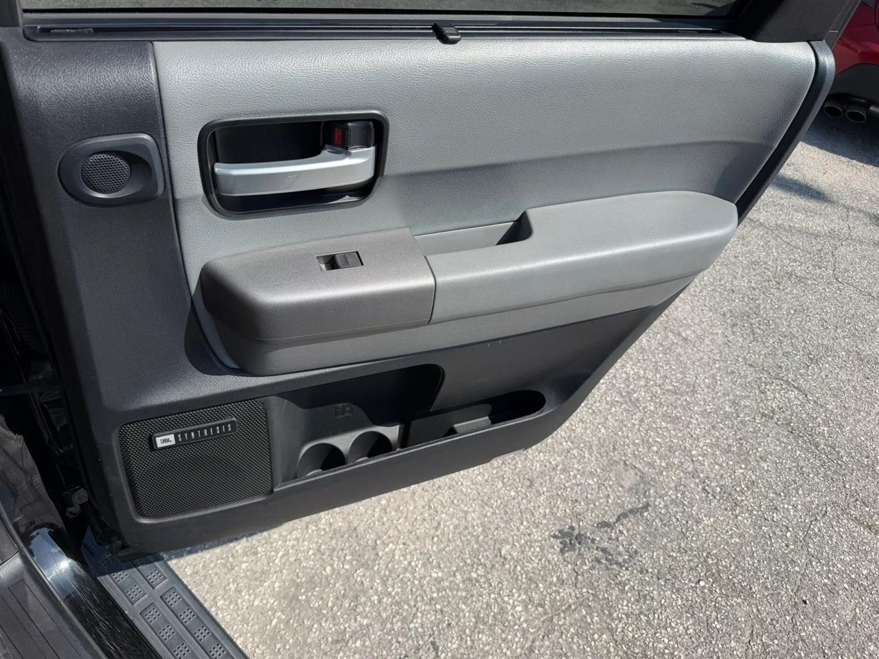Toyota Sequoia Limited 4WD FFV 2016