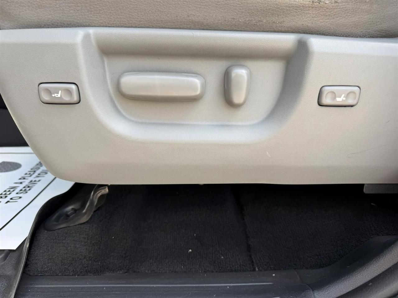 Toyota Sequoia Limited 4WD FFV 2016
