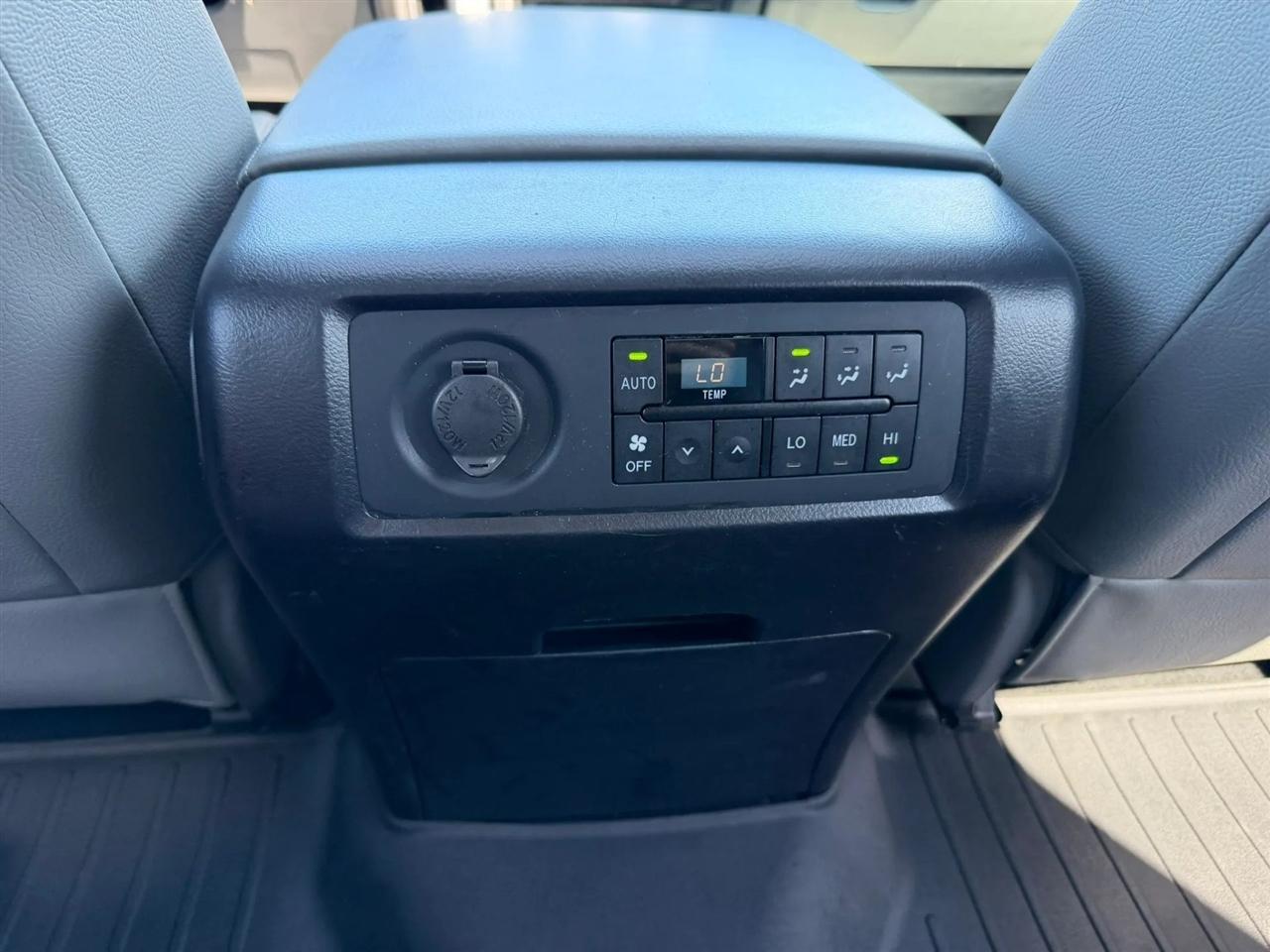 Toyota Sequoia Limited 4WD FFV 2016