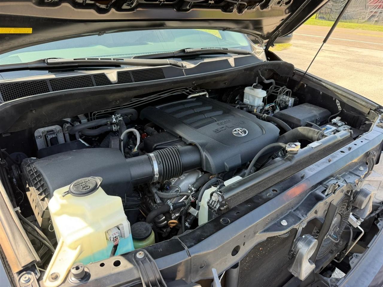 Toyota Sequoia Limited 4WD FFV 2016