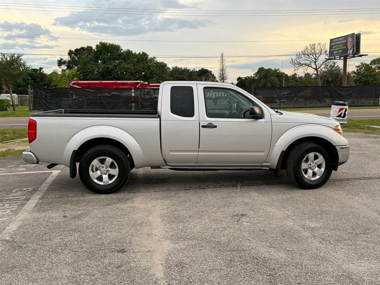 Nissan Frontier SV I4 King Cab 2WD 2011