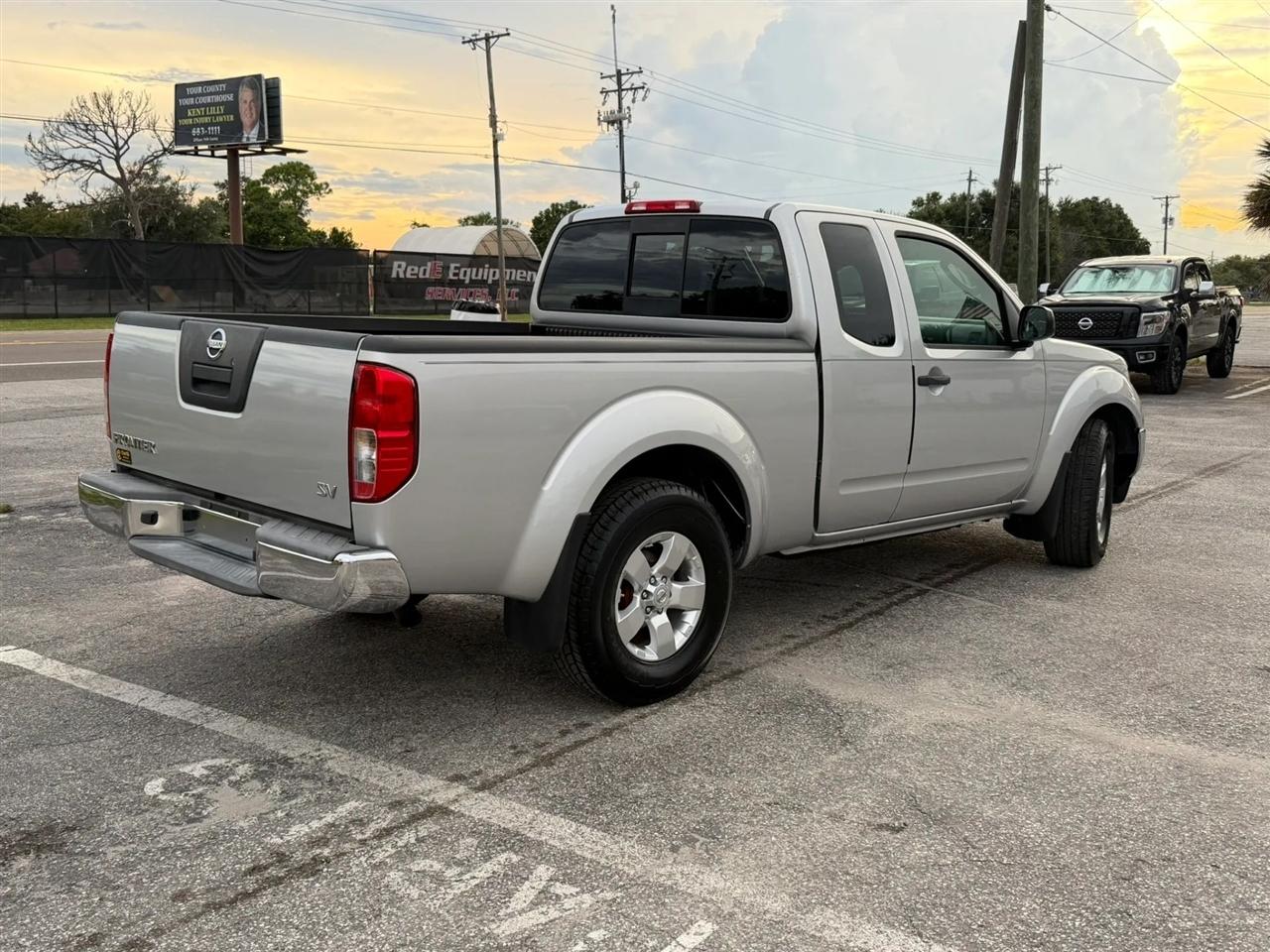 Nissan Frontier SV I4 King Cab 2WD 2011