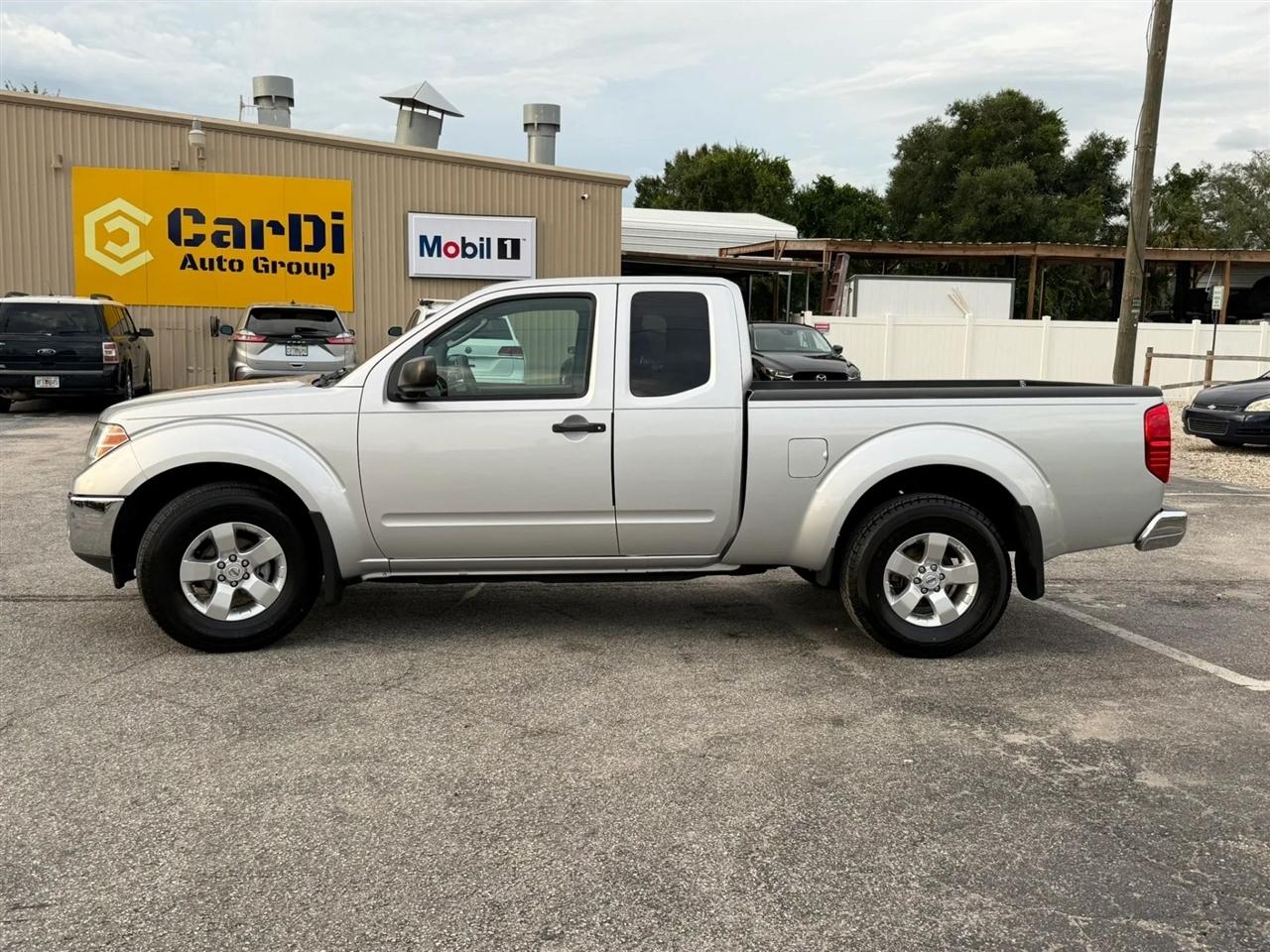 Nissan Frontier SV I4 King Cab 2WD 2011