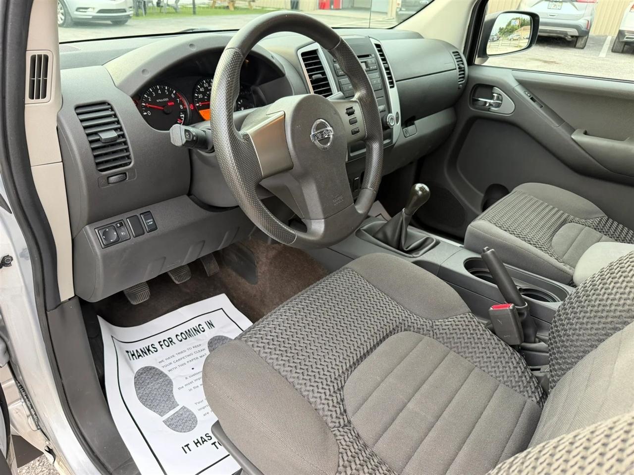 Nissan Frontier SV I4 King Cab 2WD 2011
