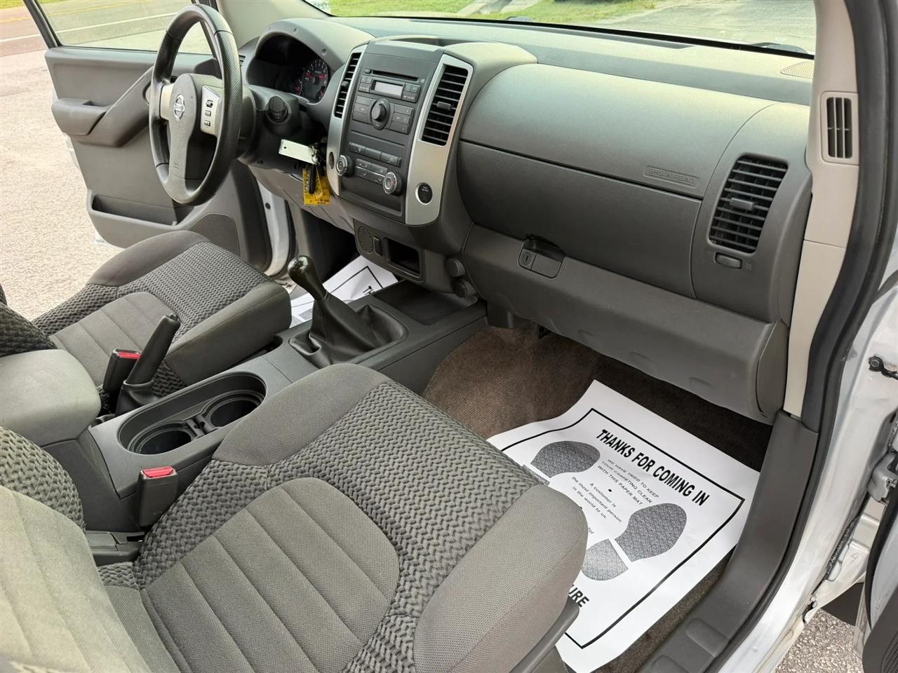 Nissan Frontier SV I4 King Cab 2WD 2011