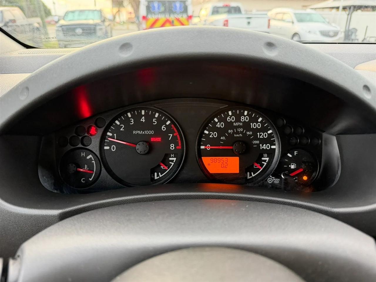 Nissan Frontier SV I4 King Cab 2WD 2011
