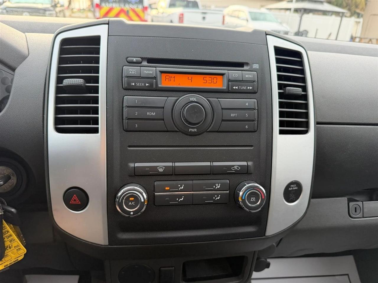 Nissan Frontier SV I4 King Cab 2WD 2011