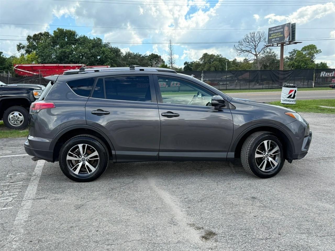 Toyota RAV4 XLE AWD 2017