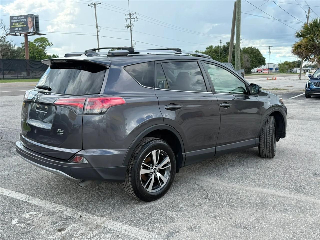 Toyota RAV4 XLE AWD 2017