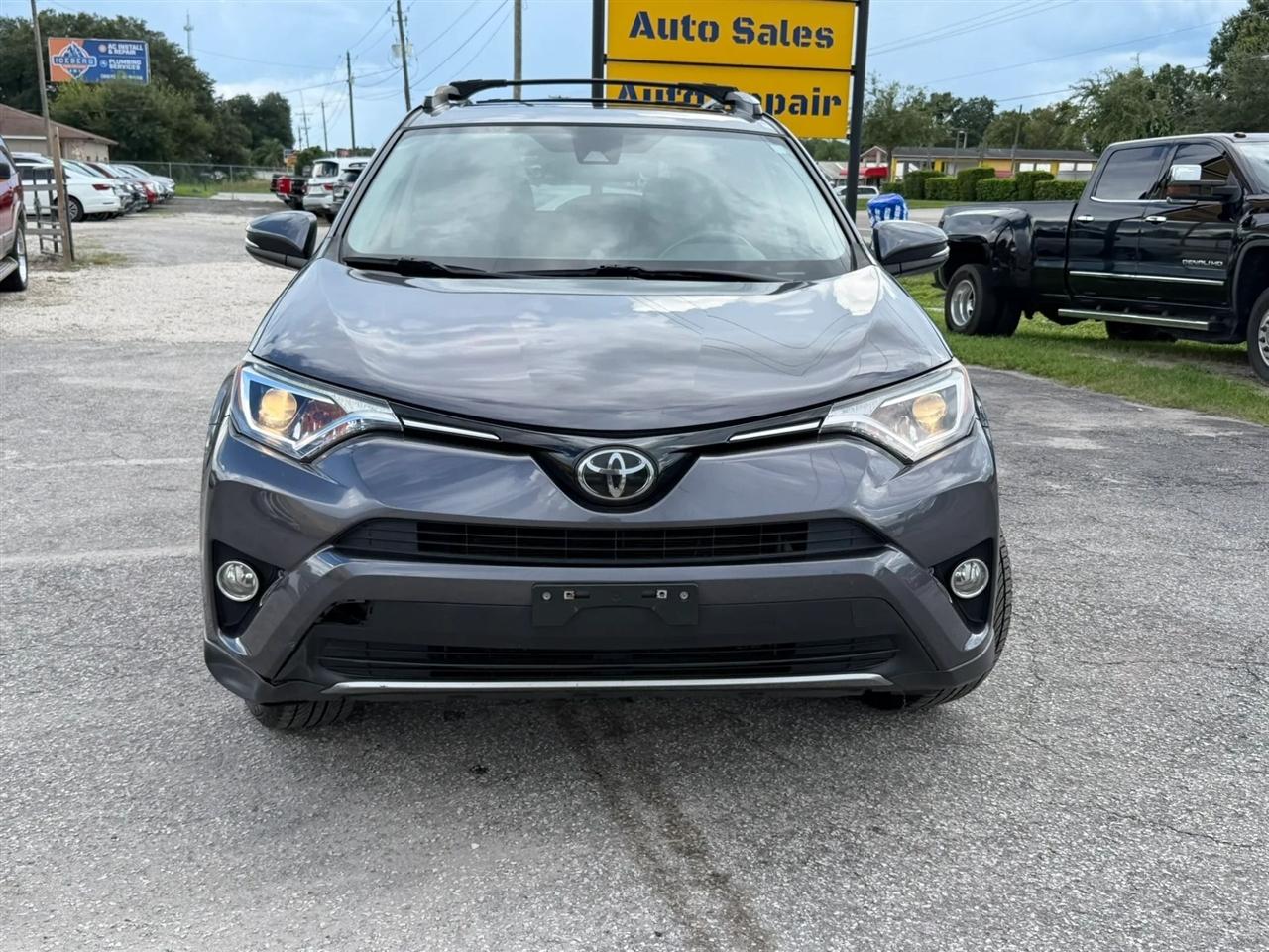 Toyota RAV4 XLE AWD 2017