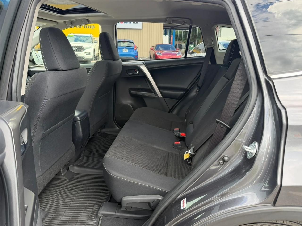 Toyota RAV4 XLE AWD 2017