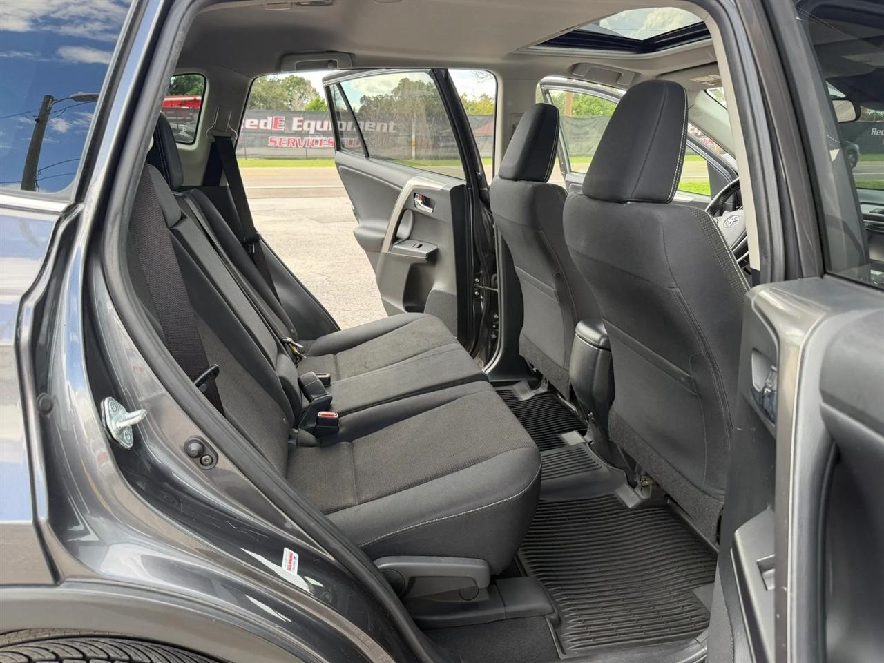 Toyota RAV4 XLE AWD 2017