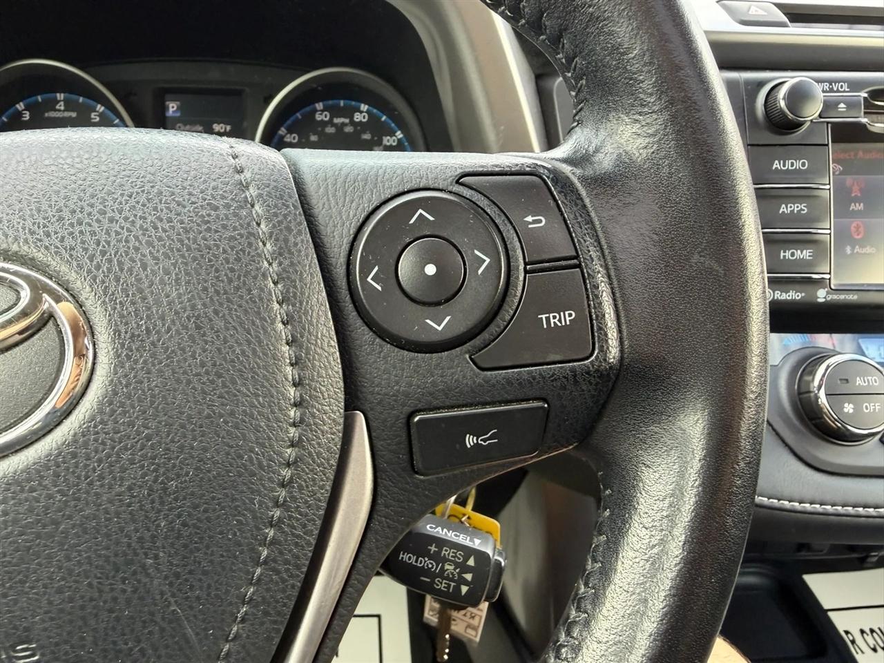 Toyota RAV4 XLE AWD 2017