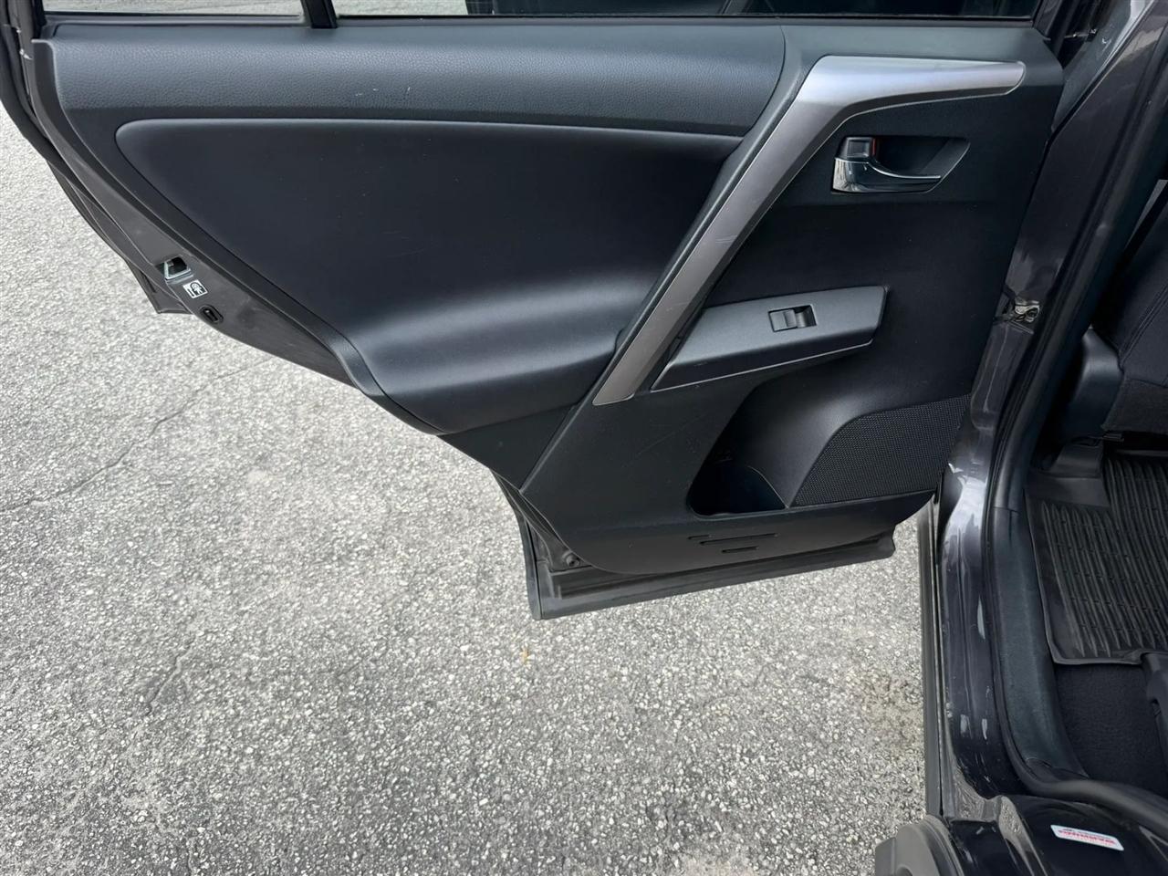 Toyota RAV4 XLE AWD 2017