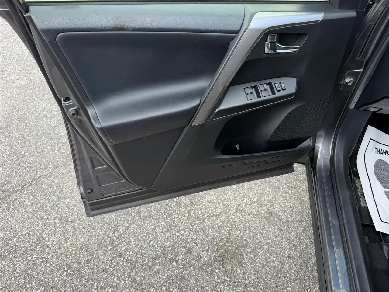 Toyota RAV4 XLE AWD 2017