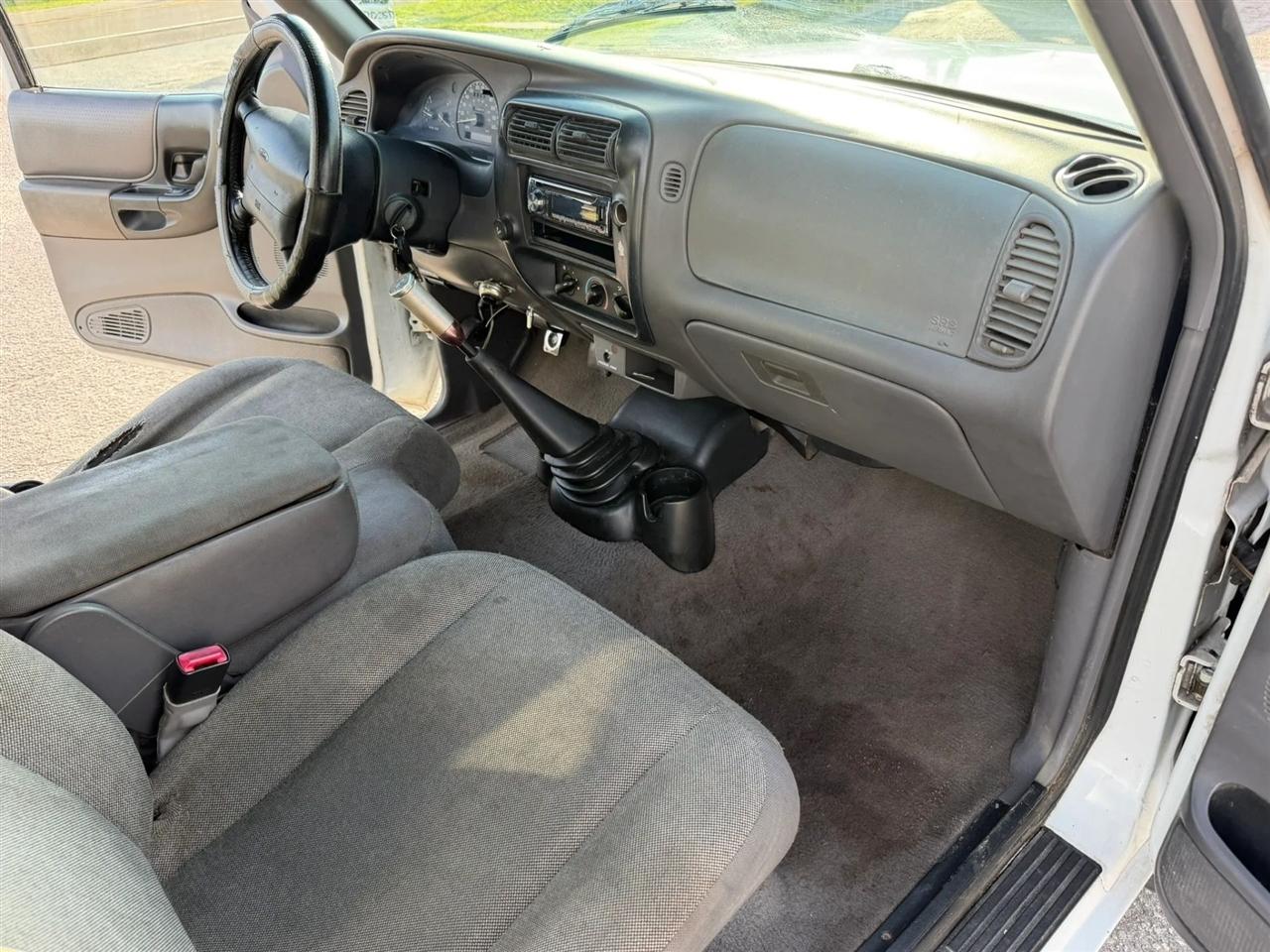 Ford Ranger XL Short Bed 2WD 2000