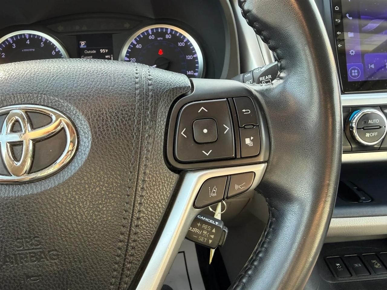 Toyota Highlander LE Plus AWD V6 2018
