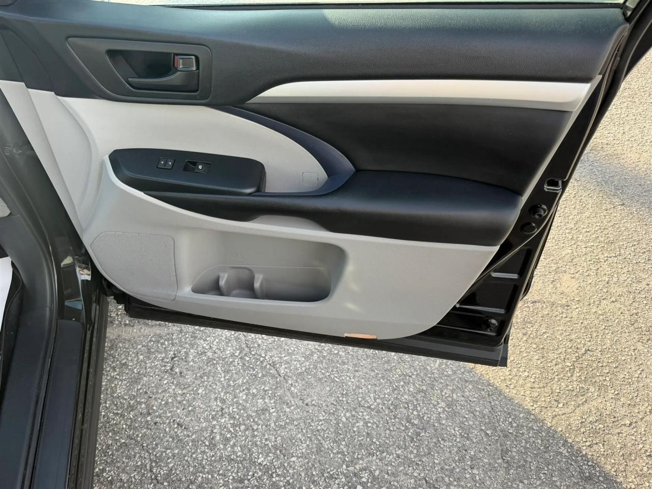 Toyota Highlander LE Plus AWD V6 2018