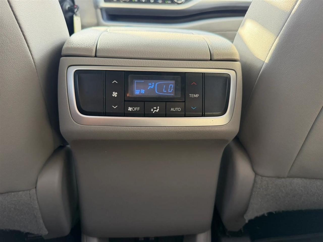 Toyota Highlander LE Plus AWD V6 2018