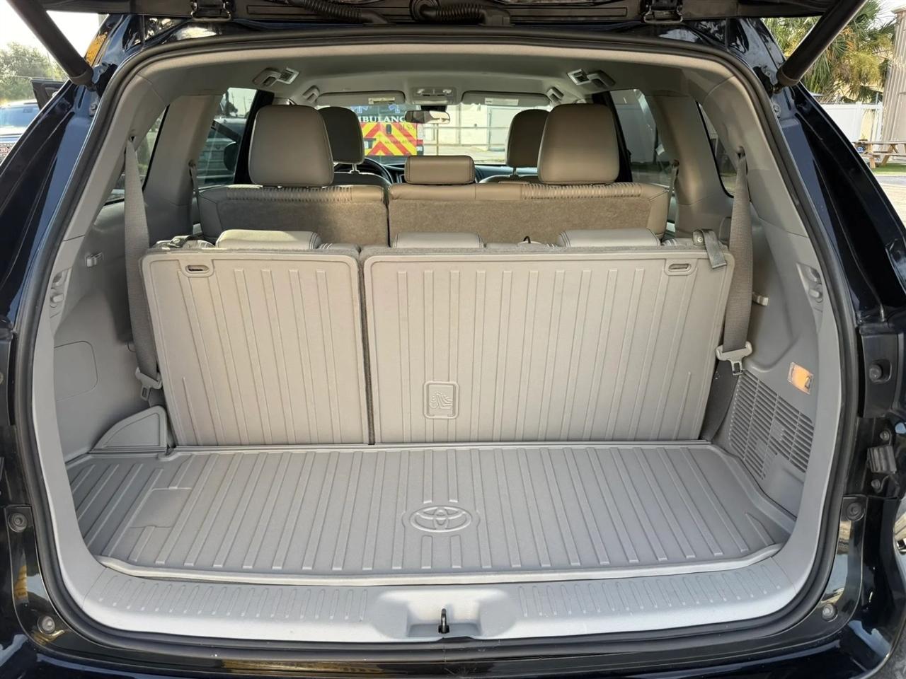 Toyota Highlander LE Plus AWD V6 2018