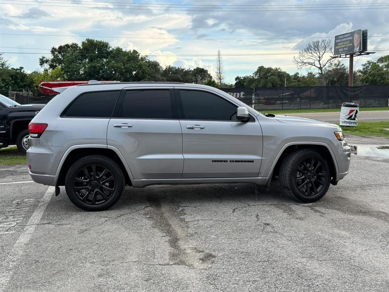 Jeep Grand Cherokee Laredo X 2WD 2021