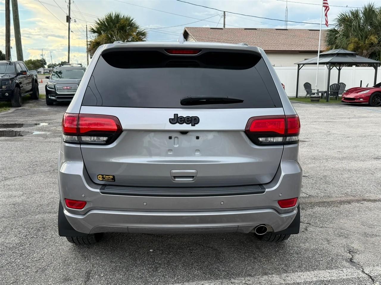 Jeep Grand Cherokee Laredo X 2WD 2021