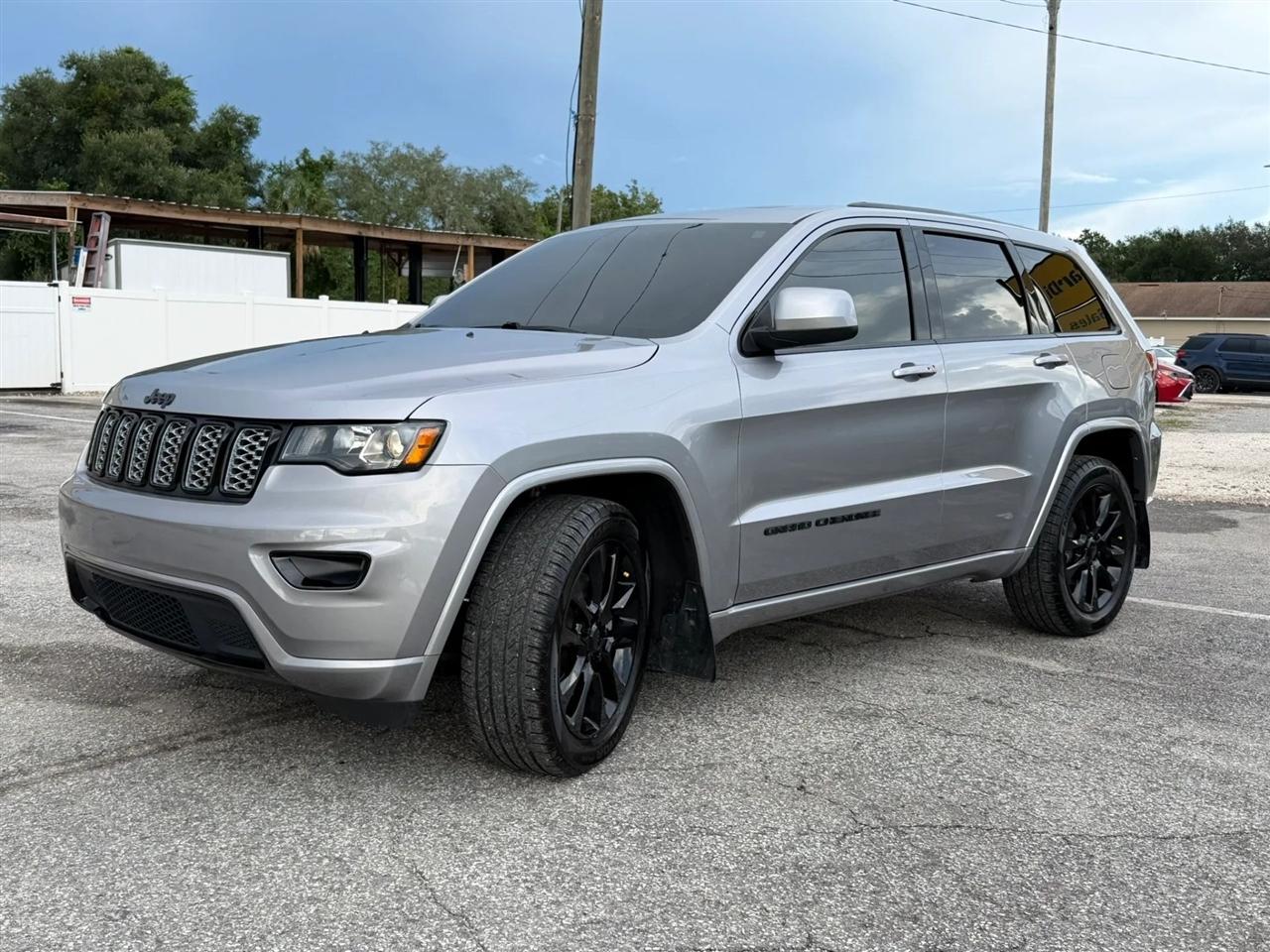 Jeep Grand Cherokee Laredo X 2WD 2021