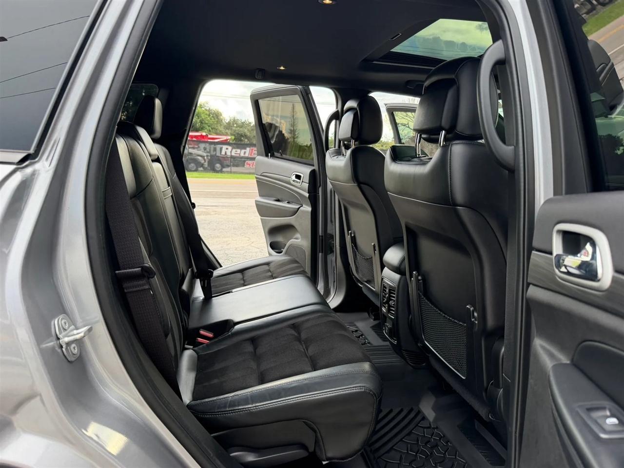 Jeep Grand Cherokee Laredo X 2WD 2021