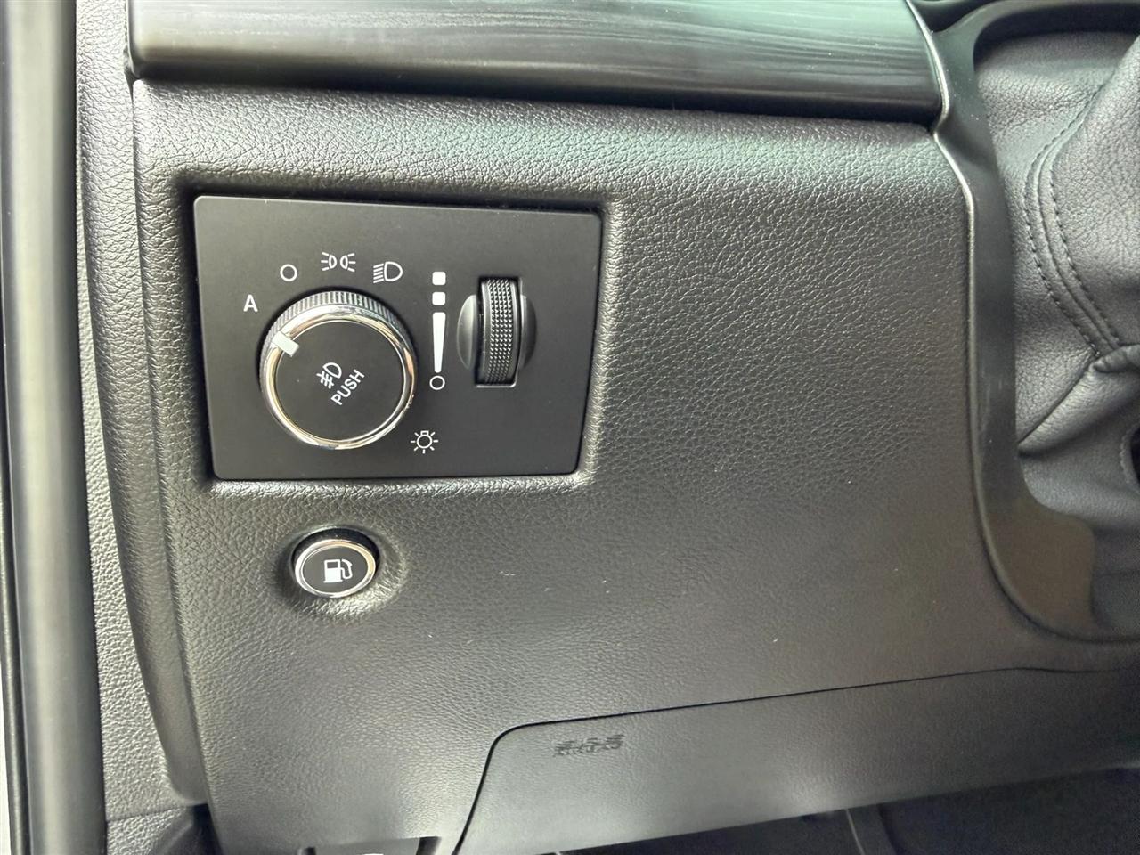 Jeep Grand Cherokee Laredo X 2WD 2021