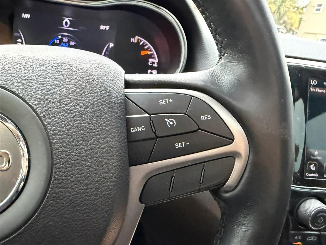 Jeep Grand Cherokee Laredo X 2WD 2021