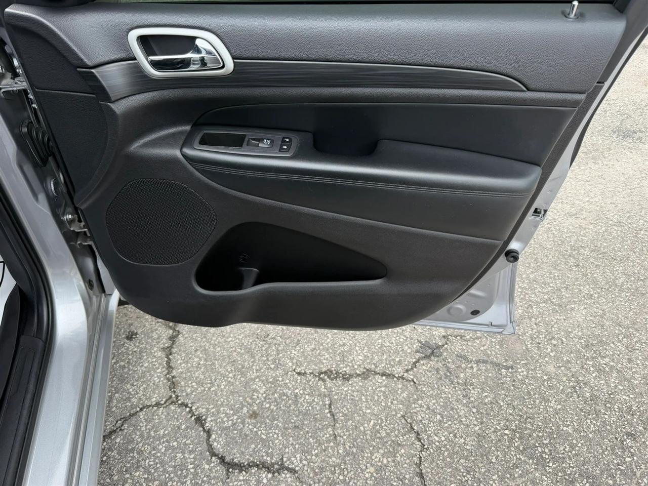 Jeep Grand Cherokee Laredo X 2WD 2021