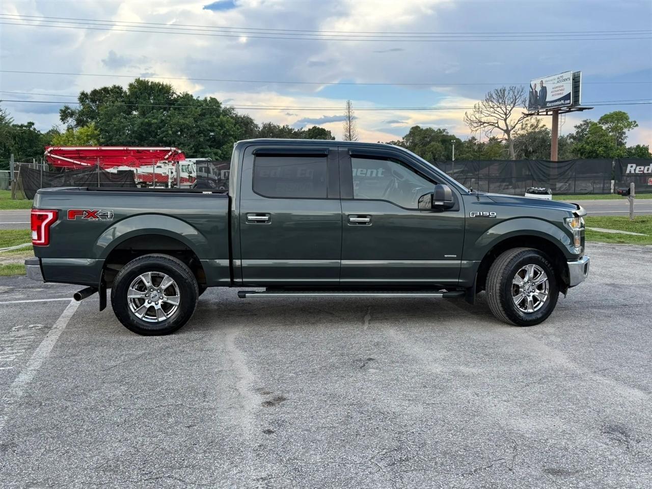 Ford F-150 XLT SuperCrew 5.5-ft. Bed 4WD 2015