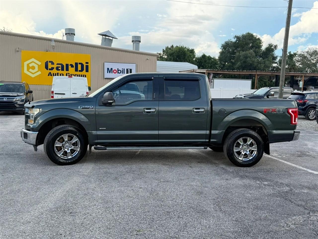 Ford F-150 XLT SuperCrew 5.5-ft. Bed 4WD 2015
