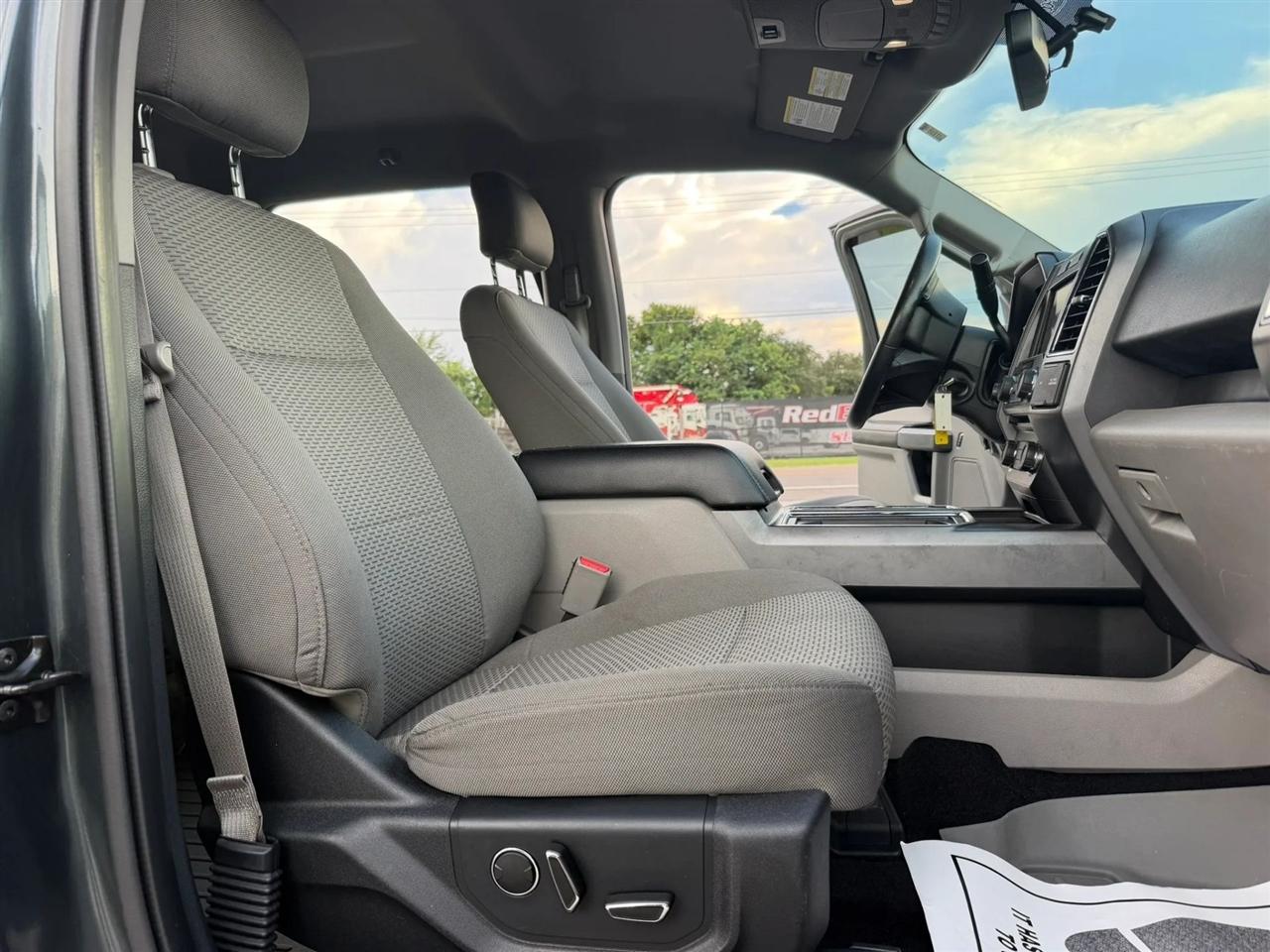 Ford F-150 XLT SuperCrew 5.5-ft. Bed 4WD 2015