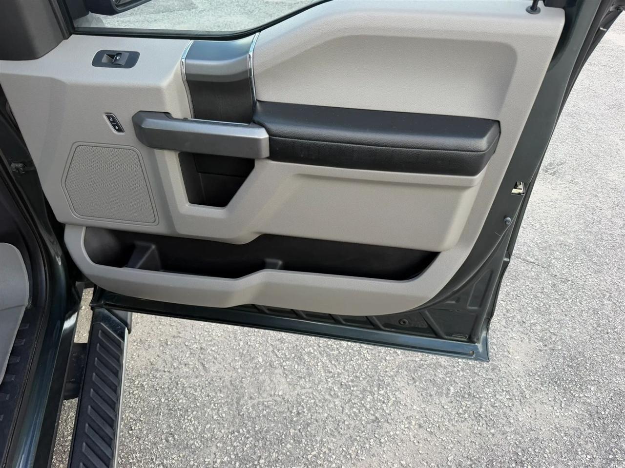 Ford F-150 XLT SuperCrew 5.5-ft. Bed 4WD 2015