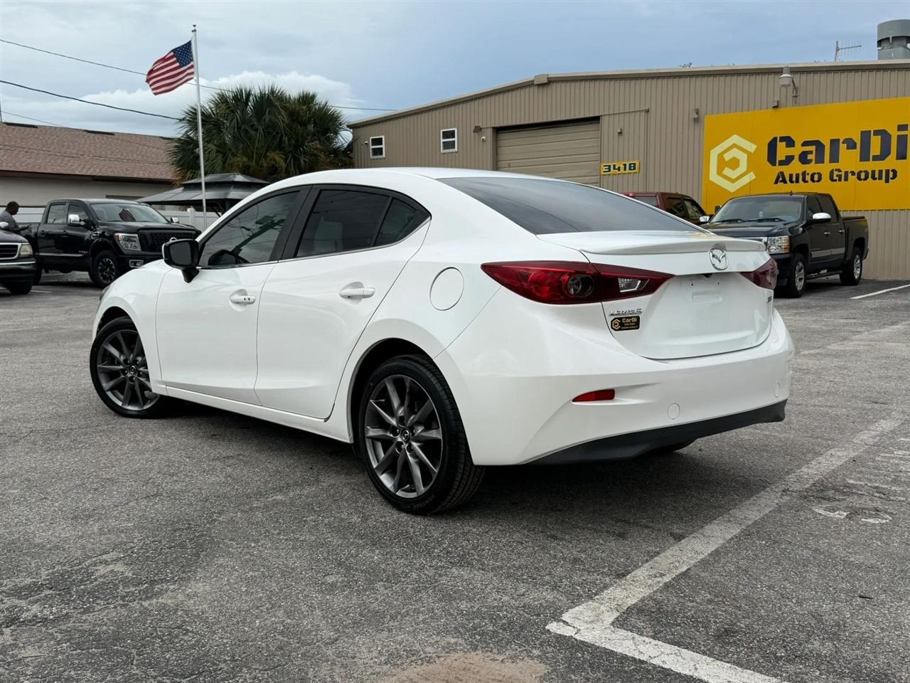 Mazda MAZDA3 s Touring AT 4-Door 2018