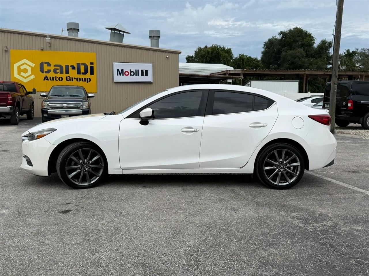 Mazda MAZDA3 s Touring AT 4-Door 2018