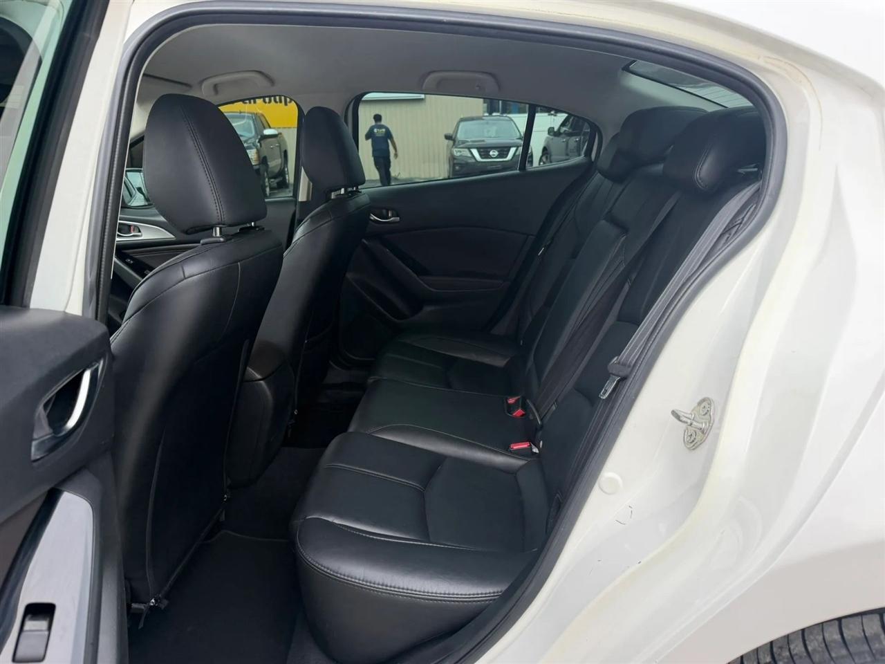 Mazda MAZDA3 s Touring AT 4-Door 2018