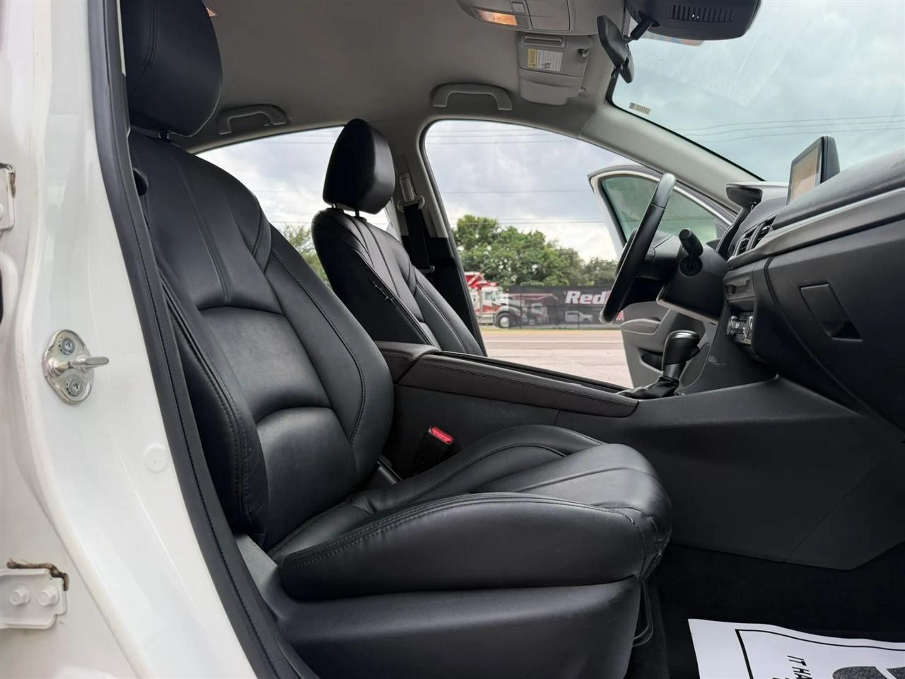 Mazda MAZDA3 s Touring AT 4-Door 2018