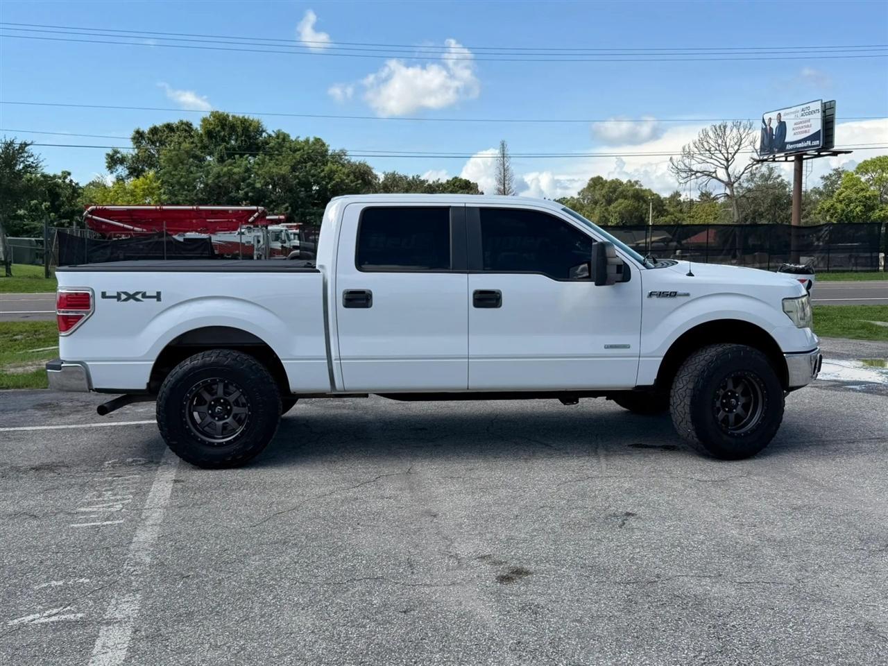 Ford F-150 XLT SuperCrew 5.5-ft. Bed 4WD 2014