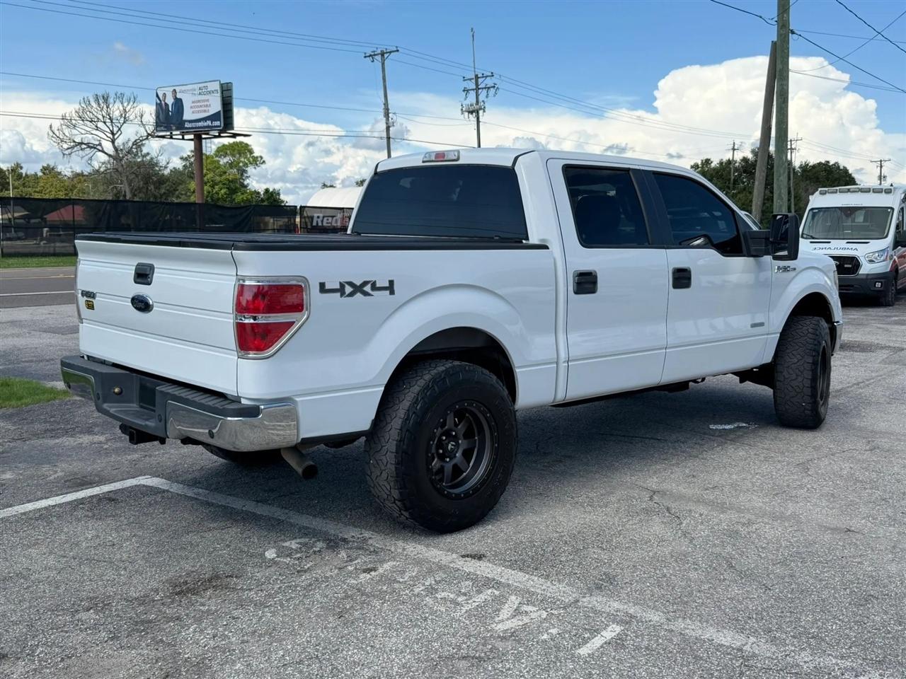 Ford F-150 XLT SuperCrew 5.5-ft. Bed 4WD 2014