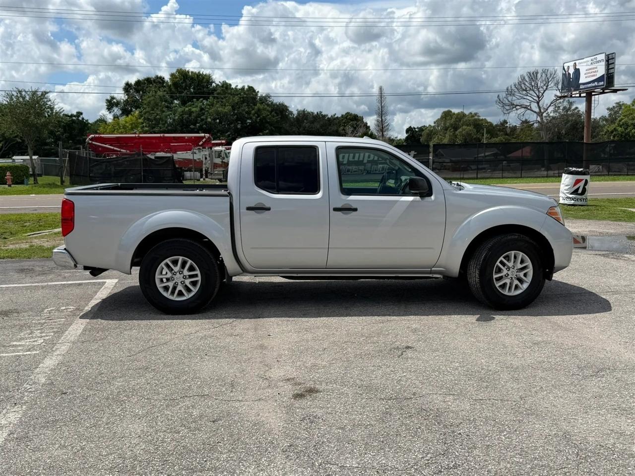Nissan Frontier S Crew Cab 5AT 2WD 2017